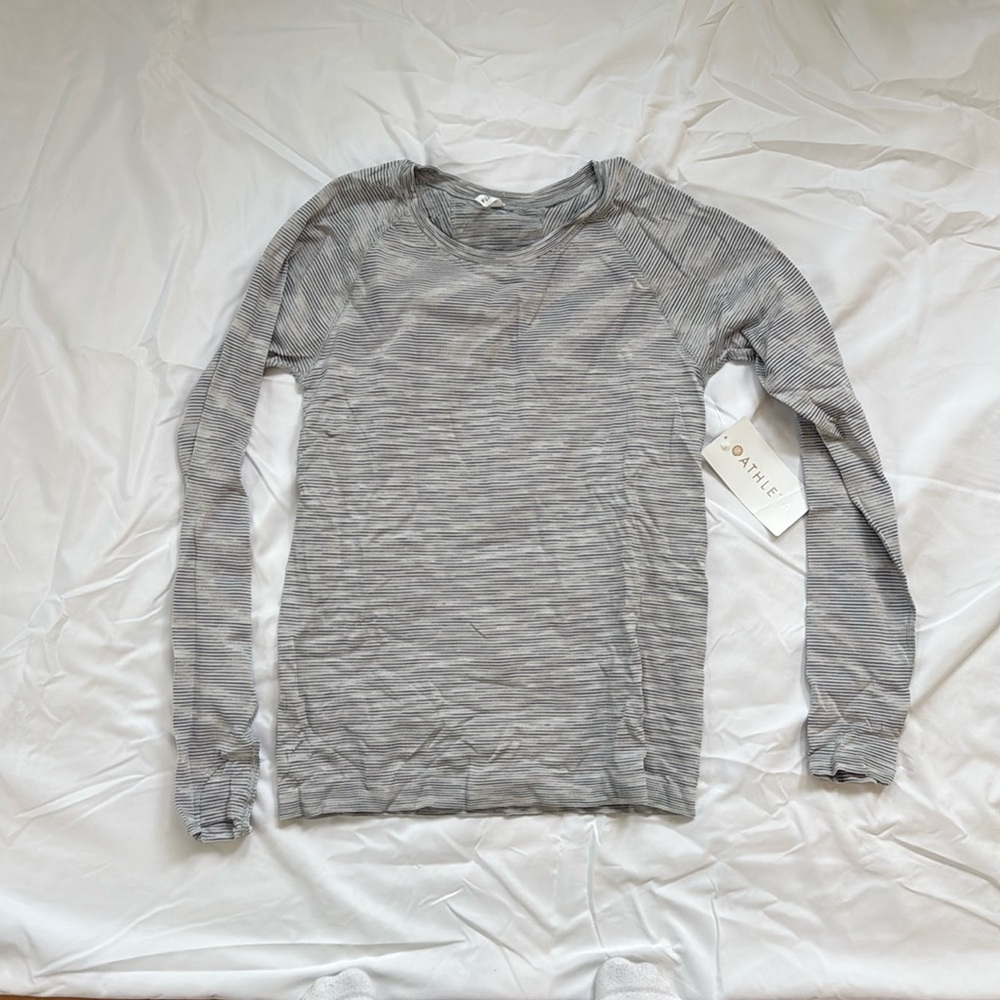 NWT Athleta momentum long sleeve size L